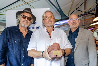 Br?ckem?nnche-Preis 2025 f?r Bonner Konzertveranstalter Ernst Ludwig Hartz-stock-foto