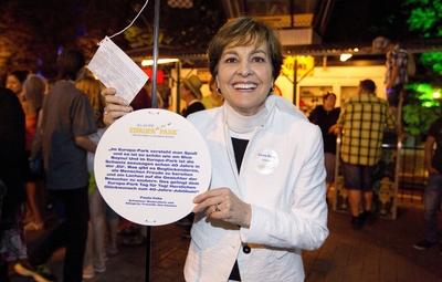 Rust Germany July 12 2015 40 Years Celebration of Europapark with Singer Paola Felix 40 Years C-stock-foto