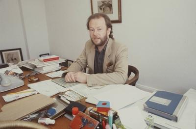 Manfred Bissinger (Autor) 08/84 ru Mann Schriftsteller Schriftstellerei Buch Literatur Verlag Journalismus Journalist d-stock-foto