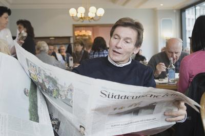 WOLFGANG KOYDL IN ZUERICH Der deutsche Journalist und Autor Wolfgang Koydl, Auslandskorrespondet der S?ddeutschen Zeitun-stock-foto