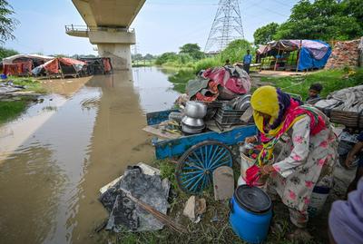 Yamuna Crosses Danger Mark In Delhi-stock-foto