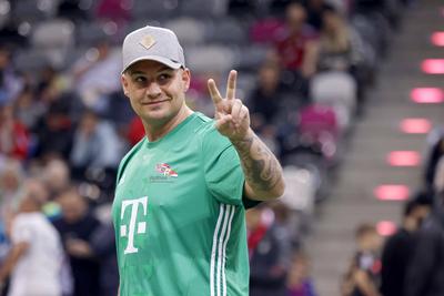 S?nger Pietro Lombardi (Team BigShoe) beim Telekom Starkick 2024 im Telekom Dome. Zahlreiche Fu?ball-Legenden, Promis, I-stock-foto