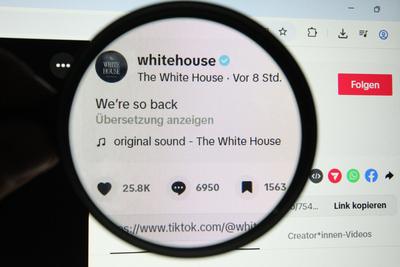 RECORD DATE NOT STATED Auf einem Laptop wurde das Videoportal TikTok ge?ffnet und dort der neue Account der Regierung de-stock-foto