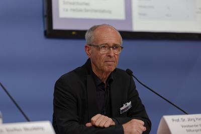 Schwarzbuch Denkmalpflege vorgestellt-stock-foto
