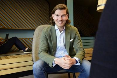 Valentin Stalf N26 Chef im Gespr?ch mehr Gespr?ch war nicht m?glich doris in den R?umen der Fi-stock-foto
