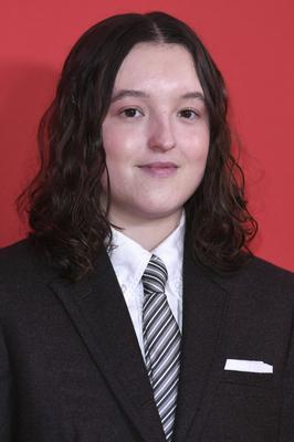 Bella Ramsey bei der Verleihung der GQ Men of the Year Awards 2024 in den Kensington Roof Gardens. London, 19.11.2024 **-stock-foto