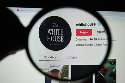 RECORD DATE NOT STATED Auf einem Laptop wurde das Videoportal TikTok ge?ffnet und dort der neue Account der Regierung de-stock-foto