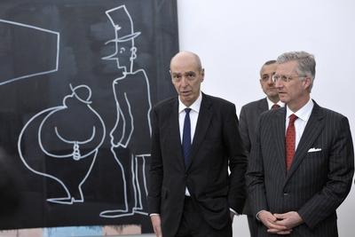King Philippe visit the exhibition of the artist Walter Swennen Brussels 16 / 01 / 2014 Koning Filip bezoekt het Centrum-stock-foto