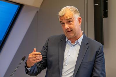 20250821 Pressekonferenz wie wirkt der ESC 2026 auf Oesterreichs Wirtschaft-stock-foto