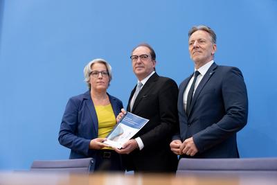 Bundespressekonferenz, Bundeslagebild Sexualdelikte-stock-foto