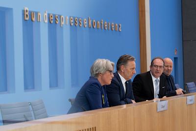 Bundespressekonferenz, Bundeslagebild Sexualdelikte-stock-foto