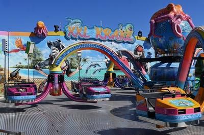 Hamburg, Sommerdom. Der Hamburger Dom ist ein jeweils auf dem Heiligengeistfeld in Hamburg St. Pauli durchgef?hrtes Volk-stock-foto