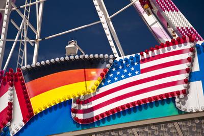 German an american Flag German an american Flag on a Giant Wheel Copyright: xZoonar.com/KnutxNiehusx 5164223-stock-foto