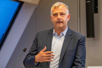 20250821 Pressekonferenz wie wirkt der ESC 2026 auf Oesterreichs Wirtschaft-stock-foto