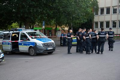Polizist bei Schiesserei get?tet-stock-foto