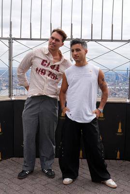 Loud luxury and natalie jane visit the empire state building ahead of ?uh oh!? release-stock-foto