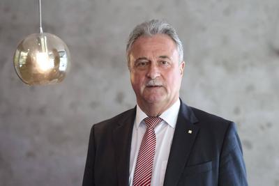 Claus Weselsky beim Pressegespr?ch ?ber Deutsche Bahn Zunkunft in Berlin-stock-foto
