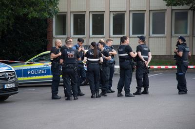 Polizist bei Schiesserei get?tet-stock-foto