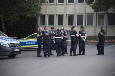 Polizist bei Schiesserei get?tet-stock-foto