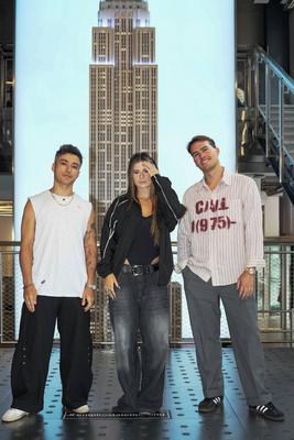 Loud luxury and natalie jane visit the empire state building ahead of ?uh oh!? release-stock-foto
