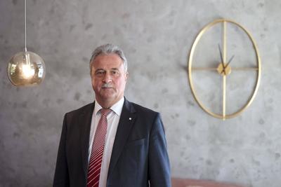 Claus Weselsky beim Pressegespr?ch ?ber Deutsche Bahn Zunkunft in Berlin-stock-foto