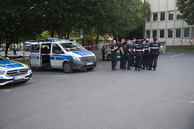 Polizist bei Schiesserei get?tet-stock-foto