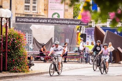 Streit um Absage von Theaterstueck zu sexualisierter Gewalt in Kirche-stock-foto