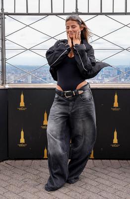 Loud luxury and natalie jane visit the empire state building ahead of ?uh oh!? release-stock-foto