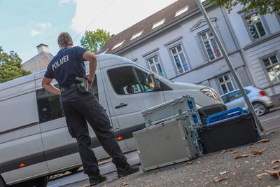 M?gliches T?tungsdelikt am Wuppertaler Polizeipr?sidium-stock-foto