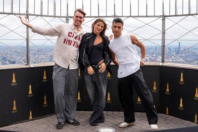 Loud luxury and natalie jane visit the empire state building ahead of ?uh oh!? release-stock-foto