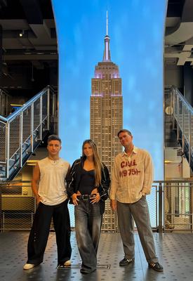Loud luxury and natalie jane visit the empire state building ahead of ?uh oh!? release-stock-foto