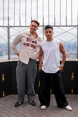 Loud luxury and natalie jane visit the empire state building ahead of ?uh oh!? release-stock-foto