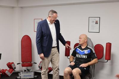 Ministerpraesident Alexander Schweitzer SPD und Sport-stock-foto