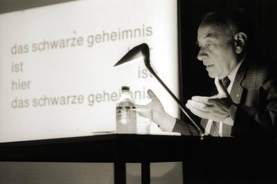 Bildnummer: 54454148  Datum: 06.12.1995  Copyright: imago/gezettLiteraturwerkstatt Berlin Der Autor und Poet Eugen Gomringer liest in der Literaturwerkstatt Berlin in einer Veranstaltung ?ber konkrete Poesie am 06.12.1995. kultur people literatur kbdig xo0x 1995 quer Schriftsteller Poet Dichter Kulture Culture writer writing Author Persoenlichkeit Literatur Portrait Autor  o0 swBildnummer 54454148 Date 06 12 1995 Copyright Imago  LiteraturWERKstatt Berlin the Author and Poet Eugen Gomringer reads in the LiteraturWERKstatt Berlin in a Event above concrete Poetry at 06 12 1995 Culture Celebrities Literature Kbdig xo0x 1995 horizontal Writer Poet Poet Kulture Culture Writer Writing author Personality Literature Portrait Author o0 black and white-stock-foto