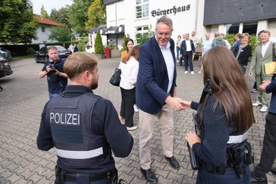 Ministerpraesident Alexander Schweitzer SPD und Sport-stock-foto