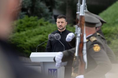 Ukrainian President Volodymyr Zelenskyy participates in the National Flag Day-stock-foto