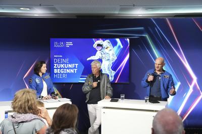 Bundesregierung, Tag der Offenen Tuer 2025, Bundesministerium f?r Forschung, Technologie und Raumfahrt (BMFTR)-stock-foto