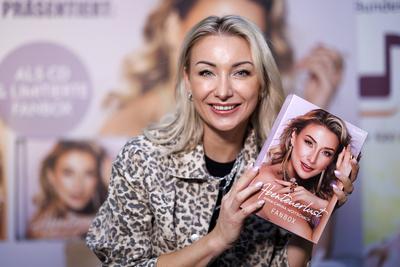 Anna-Carina Woitschack-stock-foto