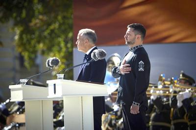 Ukrainian President Volodymyr Zelenskyy And Canadian Prime Minister Carney At Independence Day Celebration-stock-foto