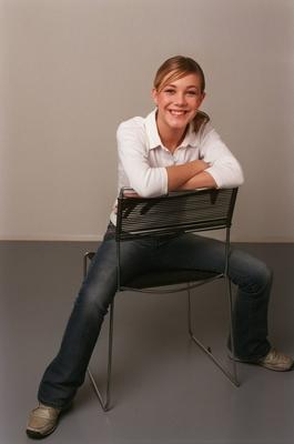 Bildnummer: 56930968  Datum: 27.01.2003  Copyright: imago/teutopressAlina Merkau (Schauspielerin) 01/03 her Frau TV Fernsehen Schauspiel Serie Praxis B?lowbogen Arztserie dunkelhaarig langhaarig Pferdeschwanz leger Bluse Jeans Schmuck Kette Ohrring ganz hoch sitzend Stuhl breitbeinig aufgest?tzt Arme verschr?nkt l?chelnd Freisteller freistellbar Studio Fototermin Dr. Sommerfeld - Neues vom B?lowbogen (ARD) am 27.01.2003 in Hamburg People x0x xkg 2003 hoch  56930968 Date 27 01 2003 Copyright Imago  Alina Merkau Actress 01 03 her Woman TV Television Acting Series Practice B?lowbogen Doctor series dark haired long haied Horse tail casual Blouse Jeans Jewellery Chain Earring whole vertical seated Chair breitbeinig Aufgest?tzt Arms folded smiling cut out Exemptable Studio Photo call Dr Sommerfeld New of B?lowbogen ARD at 27 01 2003 in Hamburg Celebrities x0x xkg 2003 vertical-stock-foto
