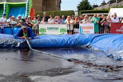World Gravy Wrestling Championship-stock-foto