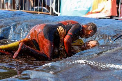 World Gravy Wrestling Championship-stock-foto