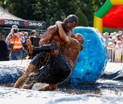 World Gravy Wrestling Championship-stock-foto