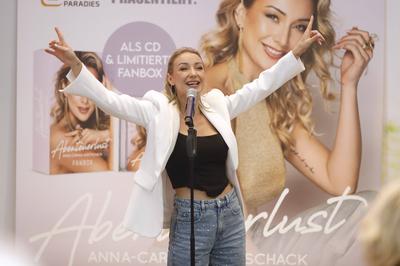 Anna-Carina Woitschack-stock-foto