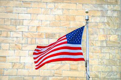 USA-Flagge auf Washington Monument Hintergrundansicht, Washington DC-stock-foto