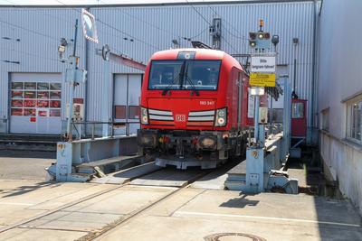 Premiere f?r Zukunftstechnologie im Schieneng?terverkehr - Pressetermin.-stock-foto