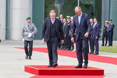 Begr??ung des Premierministers von Belgien mit milit?rischen Ehren.-stock-foto