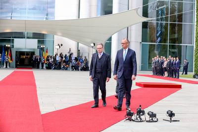 Begr??ung des Premierministers von Belgien mit milit?rischen Ehren.-stock-foto