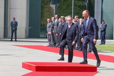 Begr??ung des Premierministers von Belgien mit milit?rischen Ehren.-stock-foto