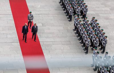 Begruessung des Bundeskanzler Friedrich Merz (CDU) und dem Premierminister des K?nigreichs Belgien, Bart de Wever-stock-foto